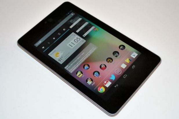 Компактните таблети, като показания на снимката Nexus 7, дадоха сериозен тласък на продажбите на този клас устройства