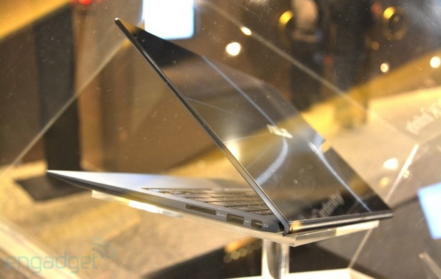 Zenbook Infinity e защитен със специално стъкло Gorilla Glass