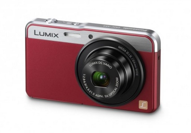 Lumix DMC-XS3 е оборудвана с широкоъгълен обектив с 5-кратен оптичен зум 