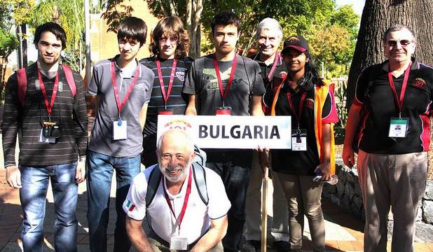 Българските информатици спечелиха един златен, два сребърни и един бронзов медал на олимпиадата в Австралия
