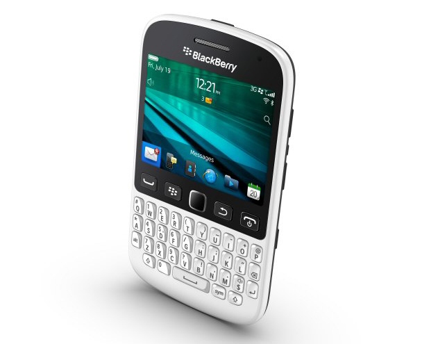 BlackBerry 9720  ще се продава в пет цветови варианта, вкл. бял, черен, син, розов и виолетов
