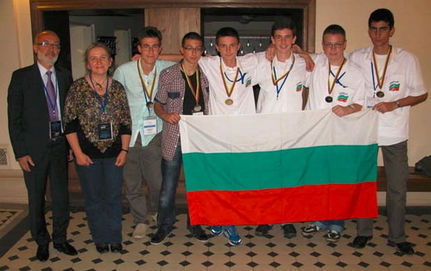 Българските ученици спечелиха 6 медала на Международната астрономическа олимпиада в Литва (снимка: МОН)