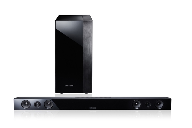 Samsung Airtrack HW-F450 подобрява аудио характеристики на телевизора и предоставя истински жив и динамичен звук