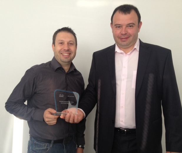 Юлиян Бориславов, Управител на ICN.Bg, и Тодор Ташев – Директор „Развитие на бизнеса“ в Парафлоу