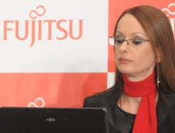 Вяра Чангърова, старши мениджър „Клиенти“ във Fujitsu България, наблегна на широкото портфолио от решения на компанията за бизнес клиенти