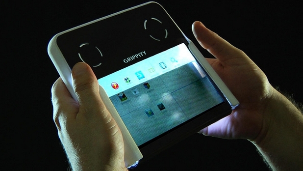 Grippity има 7-инчов прозрачен екран с резолюция 800х480 пиксела
