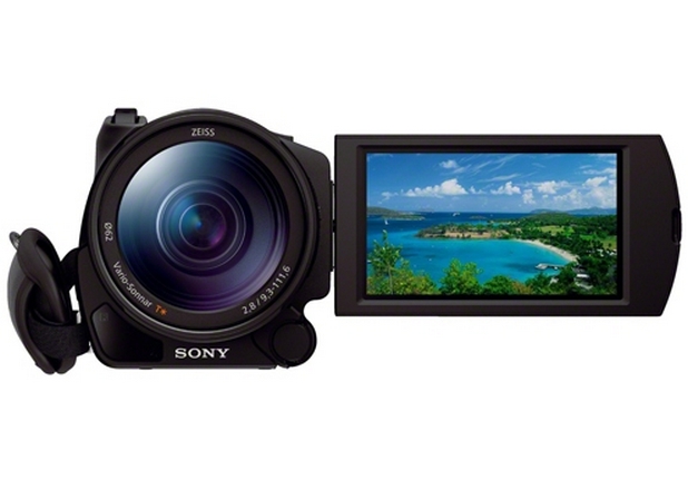 Handycam FDR-AX100E събира в себе си най-доброто от технологиите на Sony