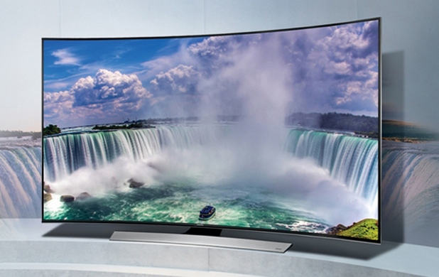 Новият Samsung Curved UHD TV има оптимална извивка от радиус 4200R за най-добро качество на картината при гледане от нормална дистанция
