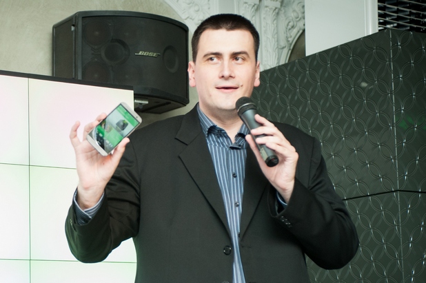 Изчистеният дизайн е сред ключови предимства на HTC One (M8), подчертаха представители на компанията