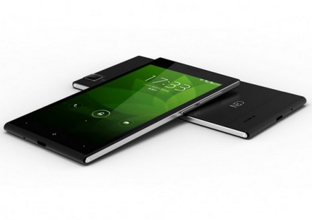 Neo M1 е способен да работи с две операционни системи - Android и Windows Phone