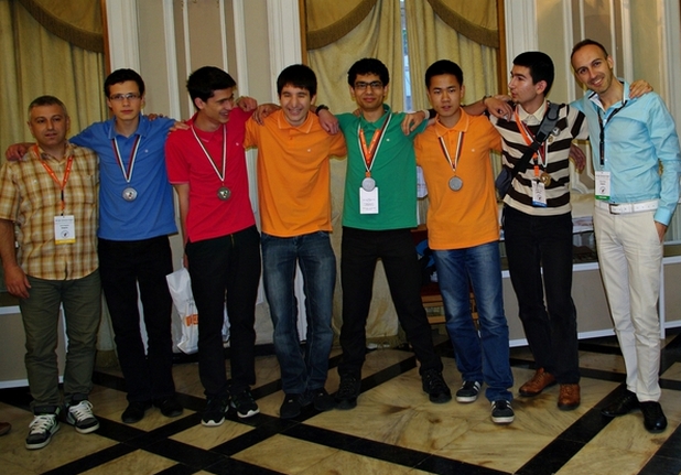 Български ученици бяха сред медалистите на международна олимпиада с участието на отбори от 19 страни (снимка: МОН)