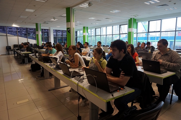 Близо 50 души участваха в състезанието в Академията на Телерик, проведено в рамките на проекта „e-Skills for Jobs 2014”, изпълняван от БАИТ
