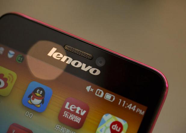 В бъдещите смартфони на Lenovo – бюджетни и премиум - ще отпадне името Motorola