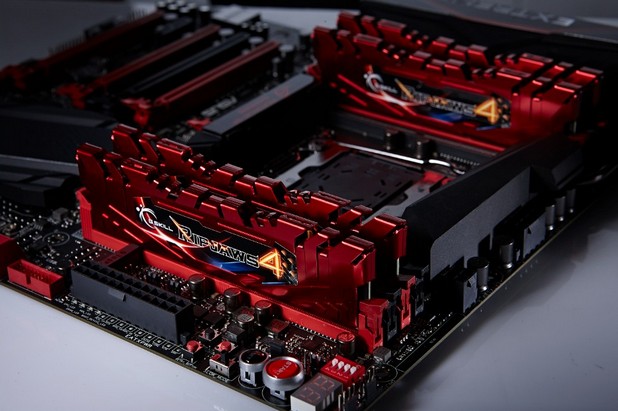 Обявените наскоро DDR4 модули G.Skill Ripjaws 4 се прочуха с рекорд за овърклок