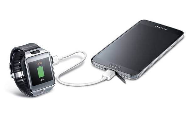 Всяка джаджа с микро USB порт може да черпи заряд от друг Samsung смартфон или таблет