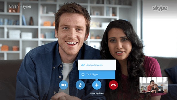 Телевизорите със смарт функции на Samsung вече поддържа безплатни групови видеоразговори през Skype