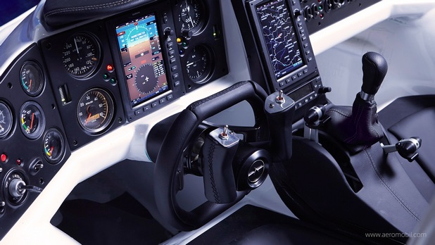 Водачите на AeroMobil ще трябва да преминат изпитания за летци