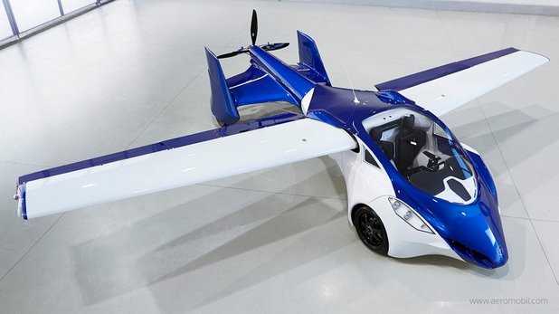 AeroMobil 3.0 представлява двуместен автомобил, който заема стандартно паркомясто и работи с обикновен бензин