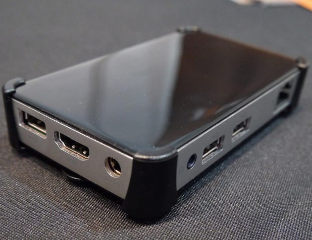 ZBox CI321 Nano има четири порта USB 3.0, един USB 2.0, два Gigabit Ethernet, видеоизходи HDMI и DisplayPort и слот microSD 