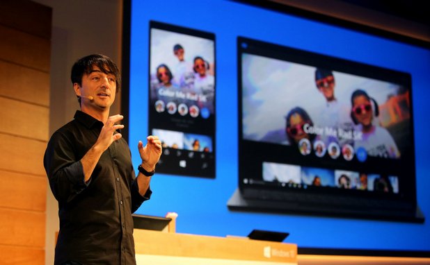 Джо Белфиоре показа как Continuum превръща смартфона в пълноценен компютър под Windows 10