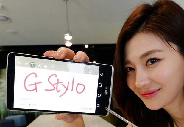 LG G Stylo има голям 5,7-инчов екран с резолюция 1280х720 пиксела