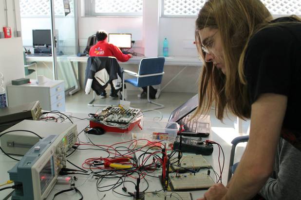 Български студенти ще се обучат по „Machine Learning” на семинар Петница, Сърбия