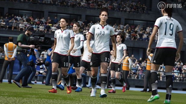 За първи път в историята си футболната игра FIFA включва женски отбори