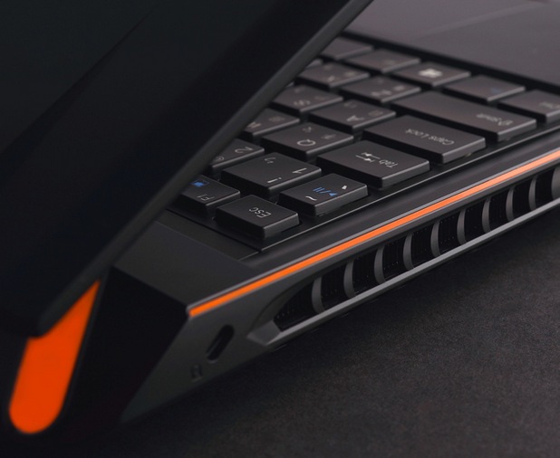Геймърският лаптоп Gigabyte P55K има атрактивна клавиатура с подсветка