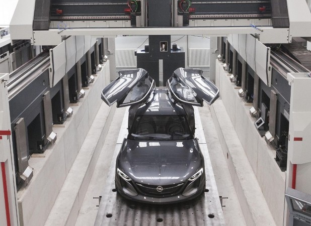 Моделите на новите автомобилни концепции ще могат да се изпълняват много по-бързо, благодарение на високотехнологичното оборудване в дизайнерския център на Opel