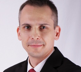 Деян Кастелиц идва в София от Любляна, където до момента заема позицията на главен технически директор на клъстера от сръбския и словенския оператор на ТАГ - Vip mobile и Si.mobil