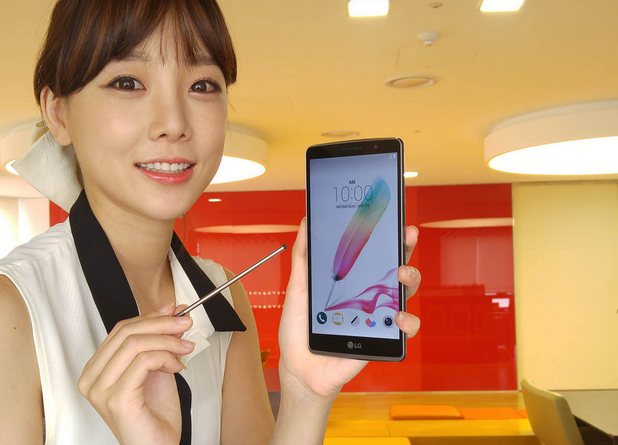 Смартфонът LG G4 Stylus предоставя 5,2 HD IPS дисплей и писалка, която се прибира в корпуса