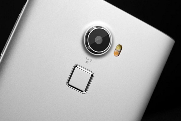 Doogee F2015 предлага основна камера със сензор от Sony и резолюция 13 мегапиксела