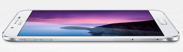Galaxy A8 има размери 158х76,8х5,9 мм и тежи само 151 грама