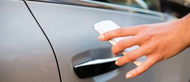 Отварянето на автомобил със смартфон е едно от многото IoT приложения