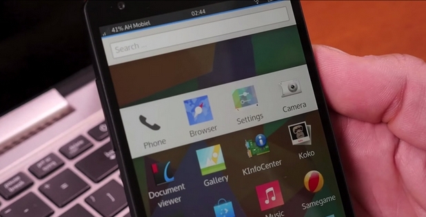 Plasma Mobile се базира на Kubuntu - модификация на Ubuntu, която използва графичната среда KDE