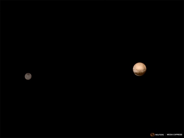 Корабът New Horizons вече изпраща близки снимки от Плутон (източник: REUTERS/NASA-JHUAPL-SWRI/Handout via Reuters)