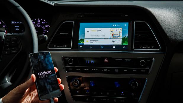 Тази година 40 нови коли ще се „обзаведат” със система Android Auto (снимка: CNET)