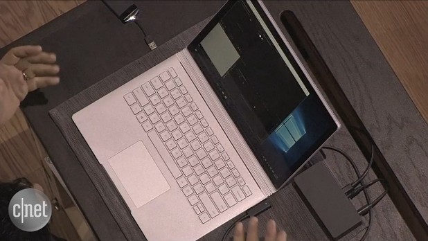 Surface Book има 13-инчов екран с 6 милиона пикксела (снимка: CNET)