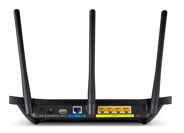 TP-Link Touch P5 има четири Gigabit Ethernet порта, един WAN и  два порта USB 3.0 и USB 2.0