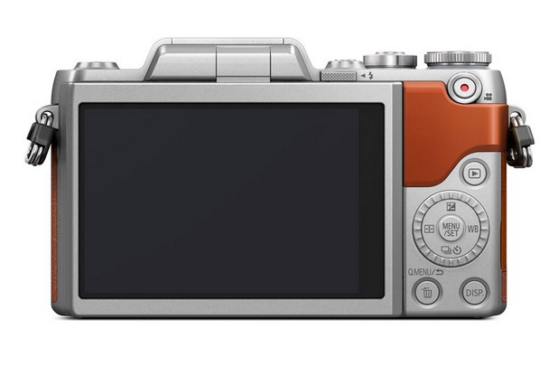 Фотокамерата Panasonic Lumix DMC-GF8 е оборудвана с подвижен сензорен дисплей