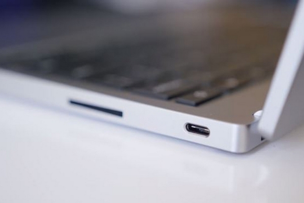 Apple вече е подсигурила с патенти външния вид и разположението на порта USB-C в MacBook