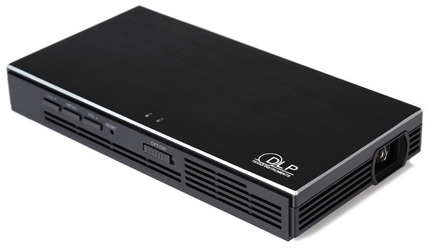 HDP100S DLP Projector има малки размери и тегло, предоставя портове HDMI, USB и аудио