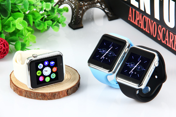 Умният часовник A1 Smartwatch Phone с цена 18,59 долара предлага множество функции, характерни за телефоните
