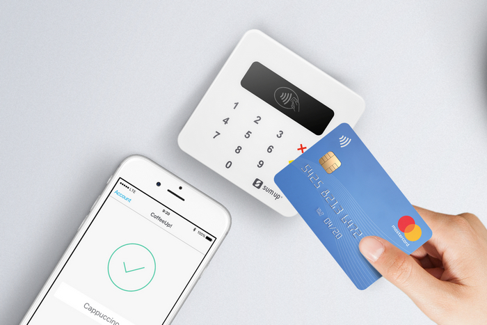 Услугата дава възможност на бизнеса да приема плащания с картиМобилният