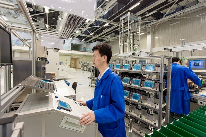 Завод на Siemens в Чънду показва как се цифровизира производствоЗаводът