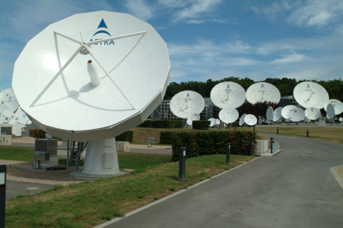 През февруари 1989 г. започва мисията на сателита ASTRA 1AПървите