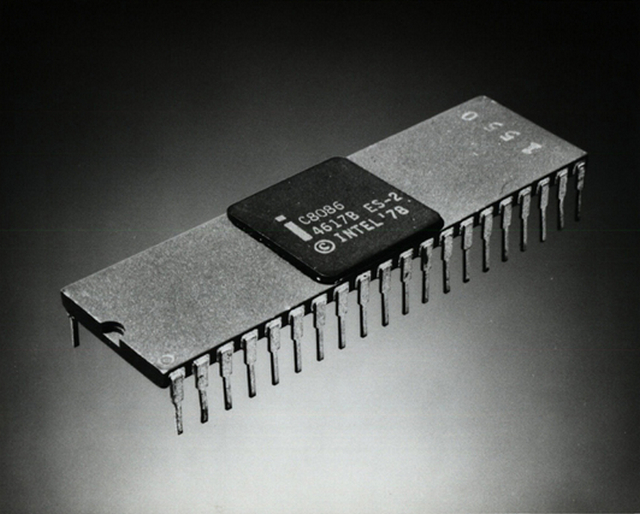 41-годишният чип предопредели развитието на компютритеПървият 16-битов процесор Intel 8086