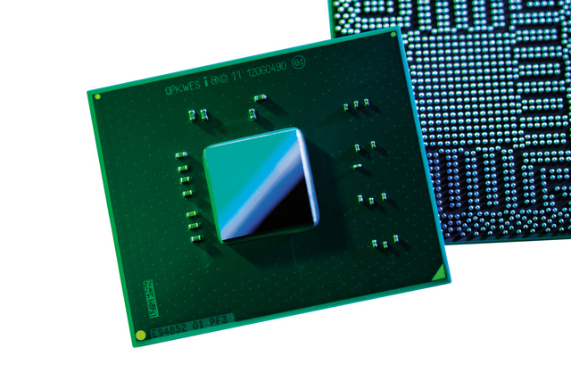 Очакват се 10-нанометрови чипове с кеш памет от трето ниво10-нанометрови