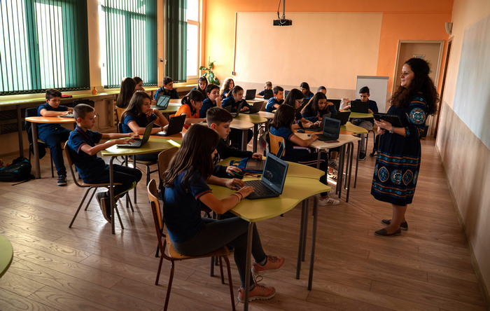 Образователният модел 1:1 подобрява учебния процес в класната стая(снимка: Център