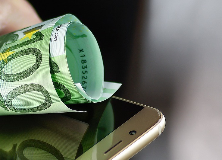 Решенията за онлайн банкиране и мобилни плащания стават все по-достъпни